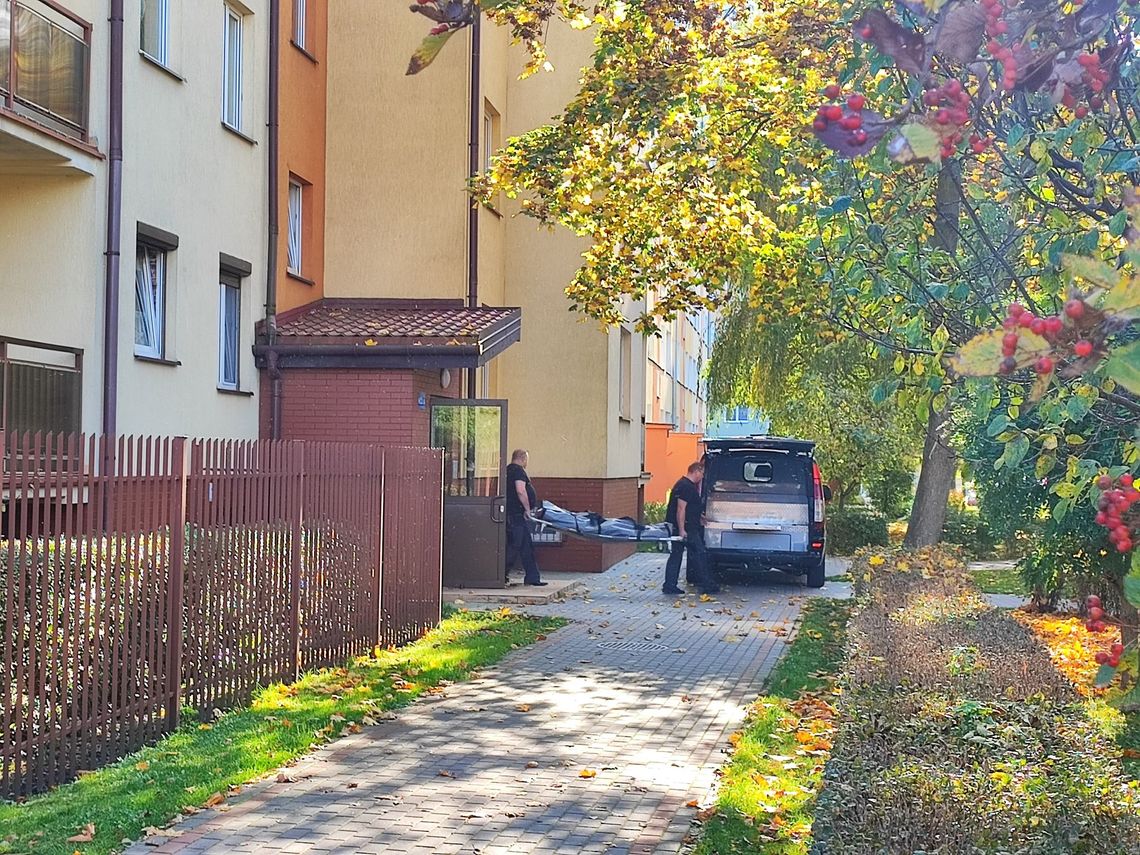 Podejrzana o zabójstwo 64-latki przy ul. Hożej nie została przesłuchana. Wcześniej przebywała w szpitalu psychiatrycznym 