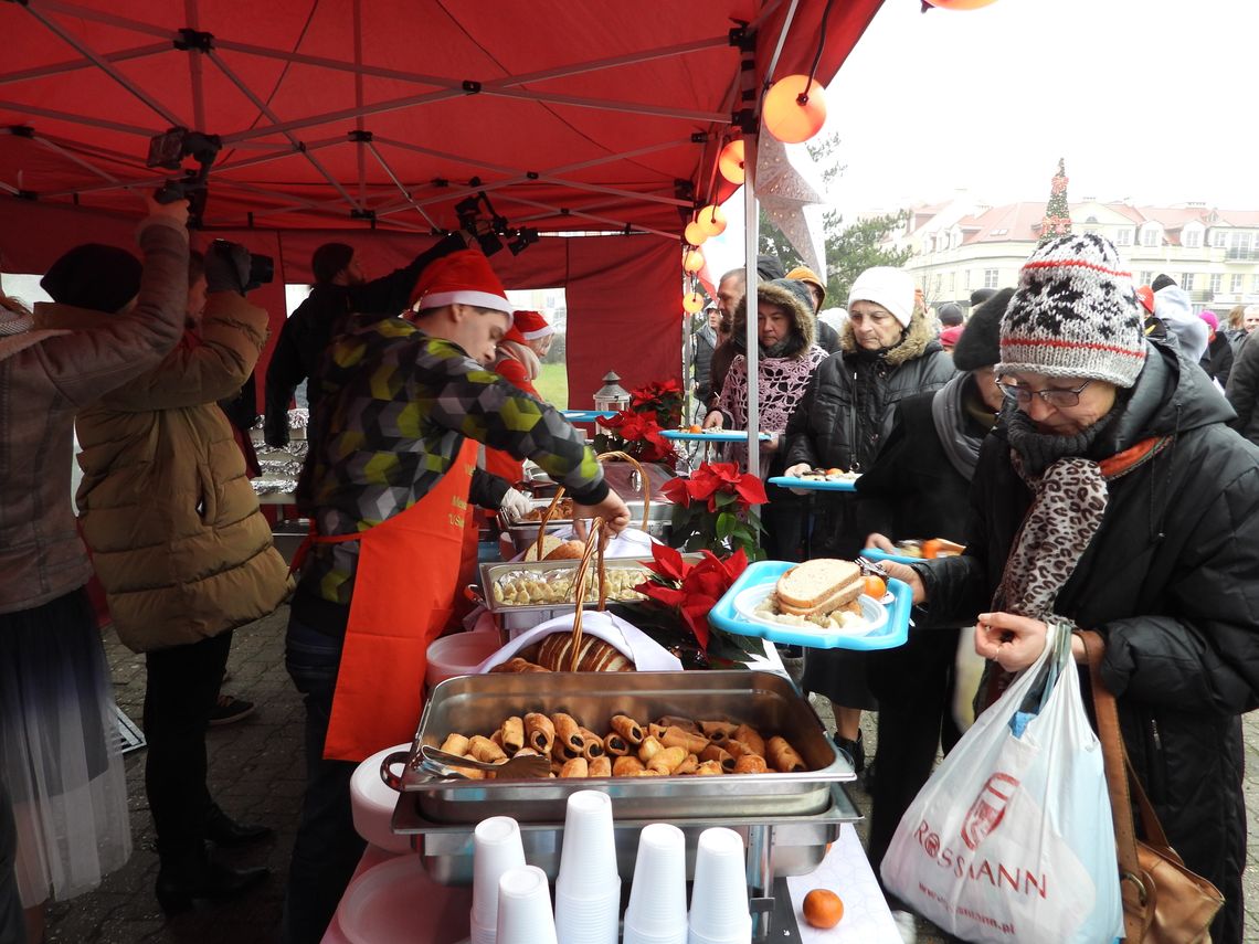 Pogoda dopisała. Miejska wigilia odbyła się na Placu Wolności
