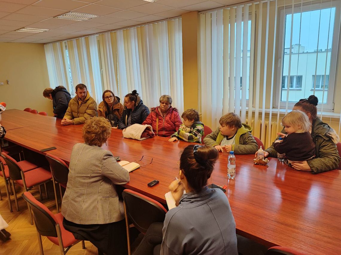 Pogorzelcy z ul. Bojańczyka przyszli do ratusza prosić o pomoc. Czy ją otrzymają? Pogorzelcy z ul. Bojańczyka przyszli do ratusza prosić o pomoc. Czy ją otrzymają?