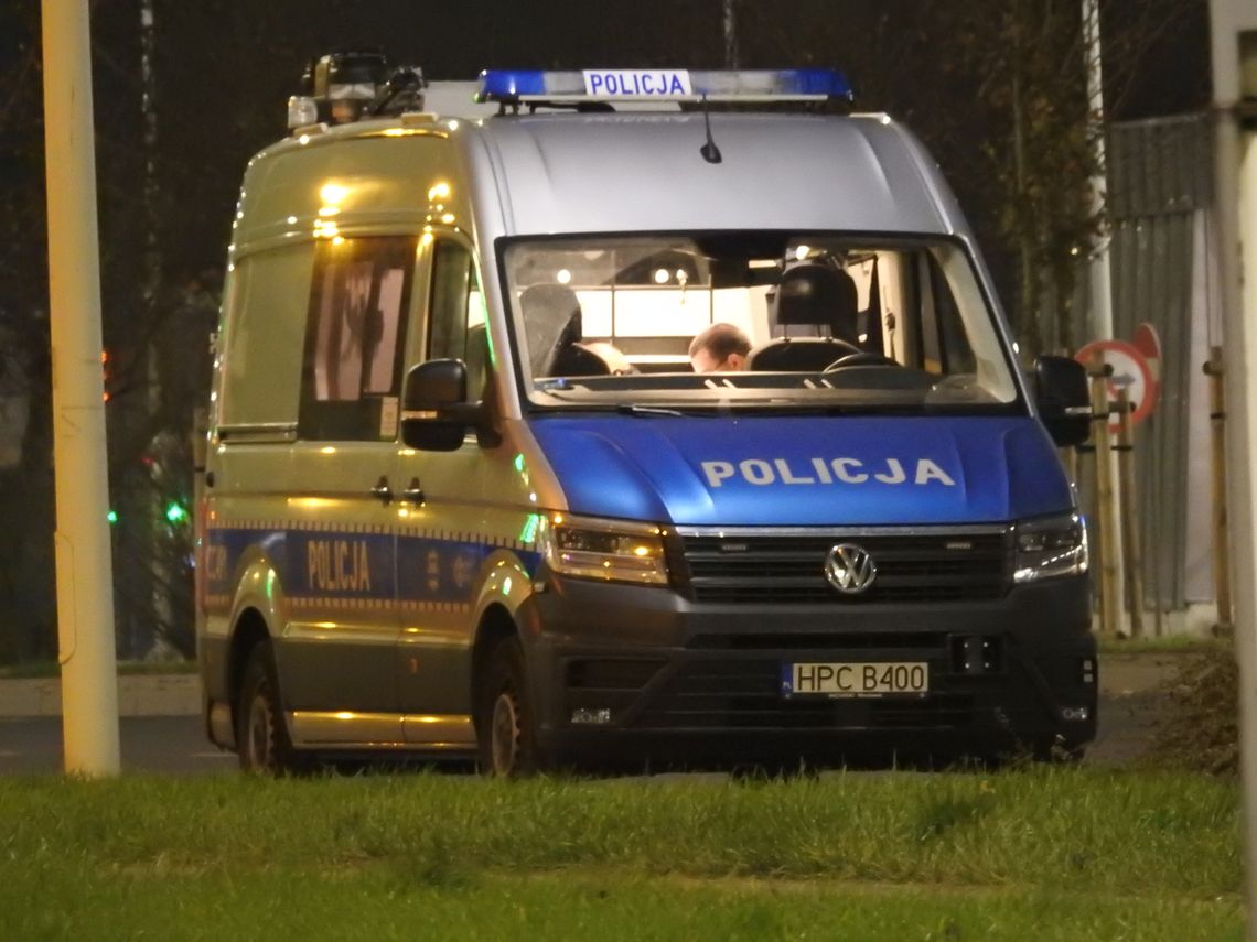 Policja otrzymała zgłoszenie o nietrzeźwym kierowcy. Miał prawie 2 promile alkoholu w organizmie 
