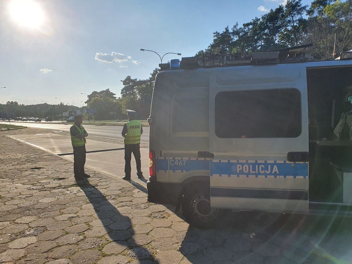 radiowóz,policjanci