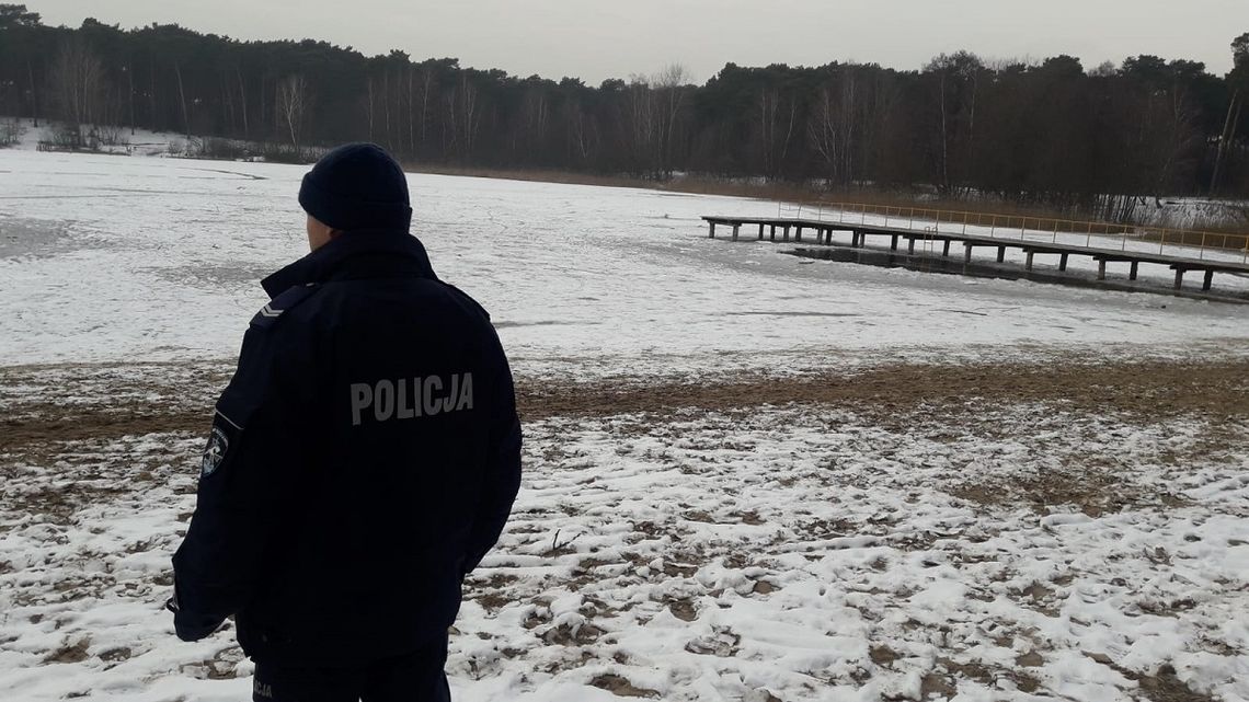 Policja radzi co robić, gdy załamie się pod nami lód
