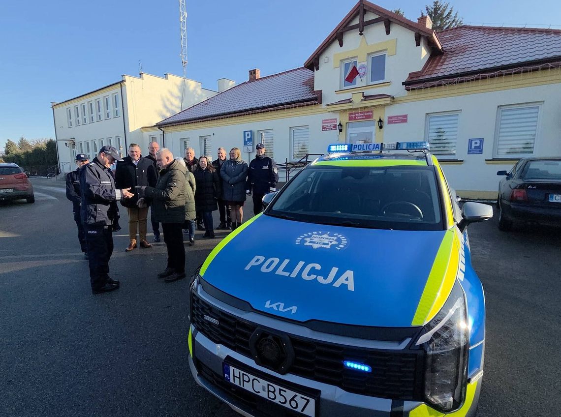 Policjanci z Chodcza mają nowy radiowóz Policjanci z Chodcza mają nowy radiowóz