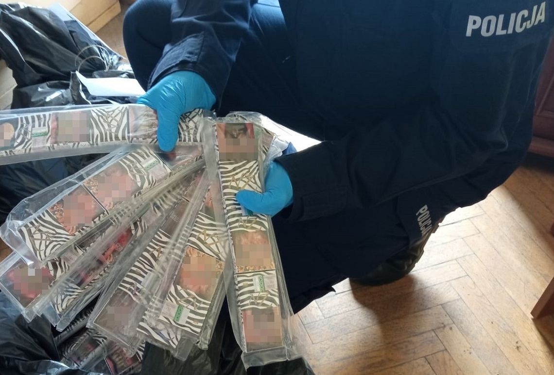Policjanci zabezpieczyli ponad 150 tys. sztuk nielegalnych papierosów Policjanci zabezpieczyli ponad 150 tys. sztuk nielegalnych papierosów