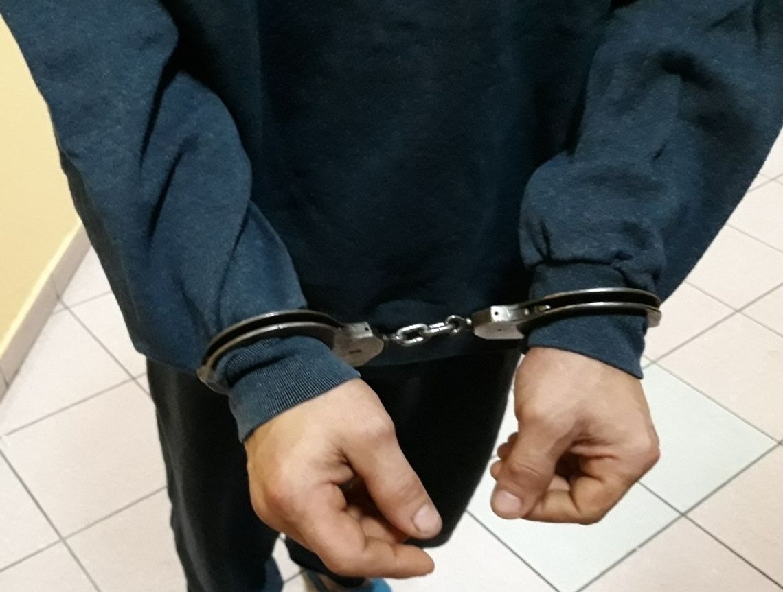 Policjant mimo wolnego od służby zatrzymał poszukiwanego 