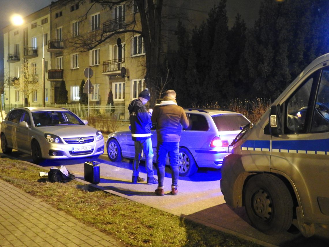 Policyjny pościg za BMW zakończony na ul. Mickiewicza. Kierowca jechał pod prąd