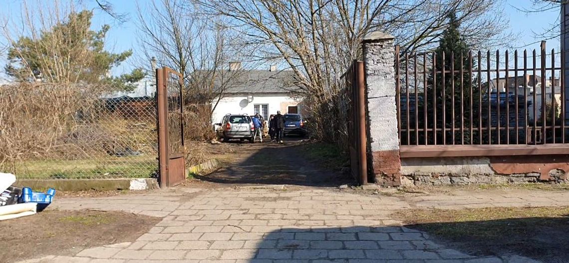 Pomylił gaz z hamulcem. Wjechał w budynek przy ul. Dziewińskiej