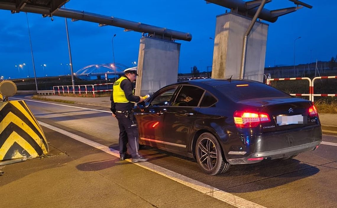 Ponad 1,2 promila i za kierownicą na autostradzie A1! Wpadł podczas policyjnej akcji Ponad 1,2 promila i za kierownicą na autostradzie A1! Wpadł podczas policyjnej akcji