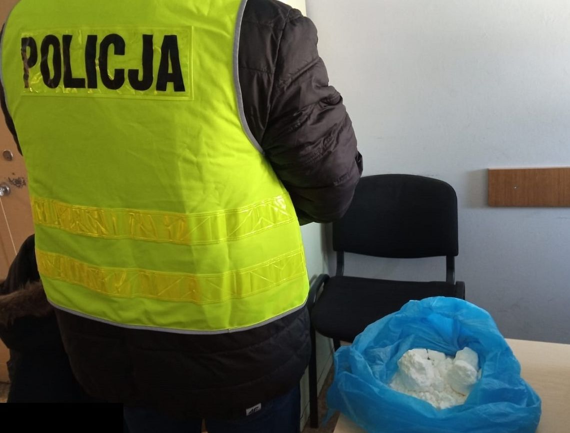 Ponad kilogram amfetaminy w mieszkaniu 40-letniego włocławianina. Mężczyźnie grozi 10 lat pozbawienia wolności
