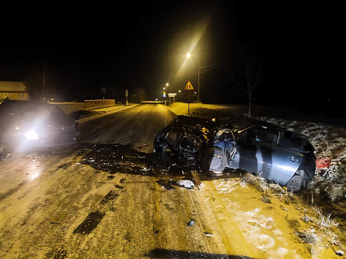 Poranny wypadek pod Chodczem. 47-letnia kierująca z obrażeniami