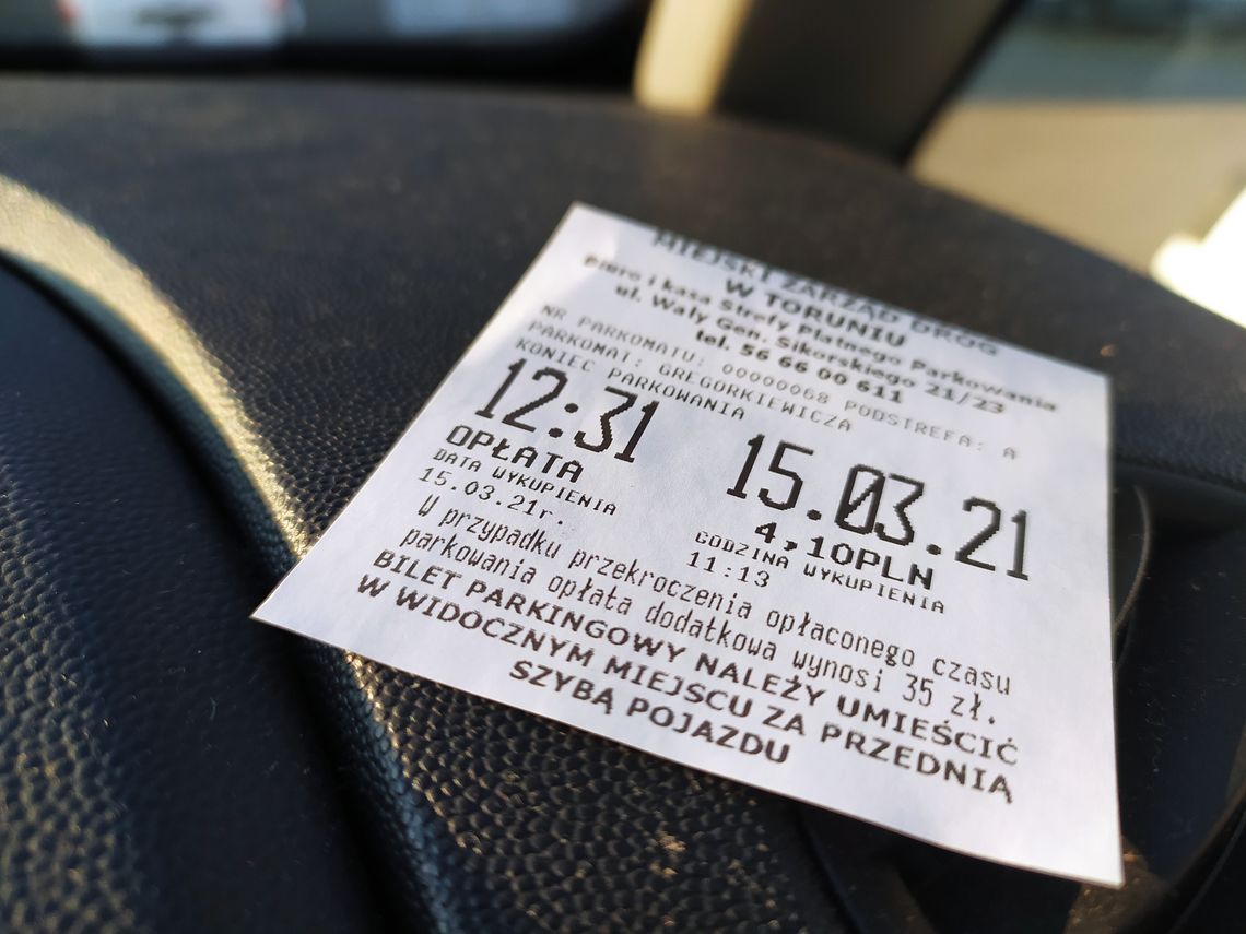 Porównujemy wysokość kar za brak biletu w Strefie Płatnego Parkowania w Toruniu, Płocku i Włocławku. Ogromne dysproporcje