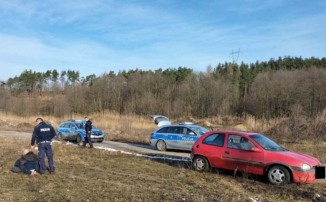 Pościg policyjny w regionie. 42-latek był nietrzeźwy oraz miał dożywotni zakaz prowadzenia pojazdów