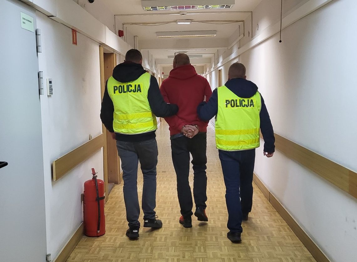 Pościg ulicami Włocławka. 59-latek miał przy sobie... Pościg ulicami Włocławka. 59-latek miał przy sobie...