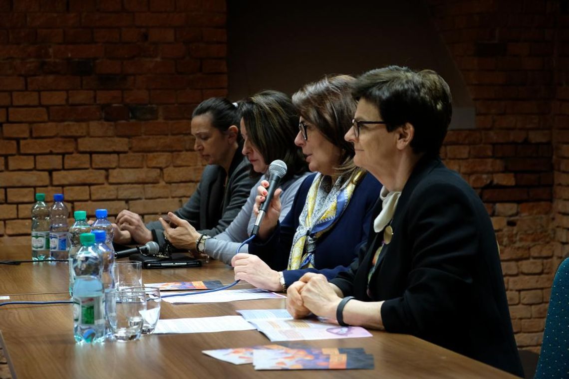 Posłanki M. Kidawa-Błońska, K.Szumilas i B.Kamińska propagowały dziś we Włocławku "Program dla Kobiet"