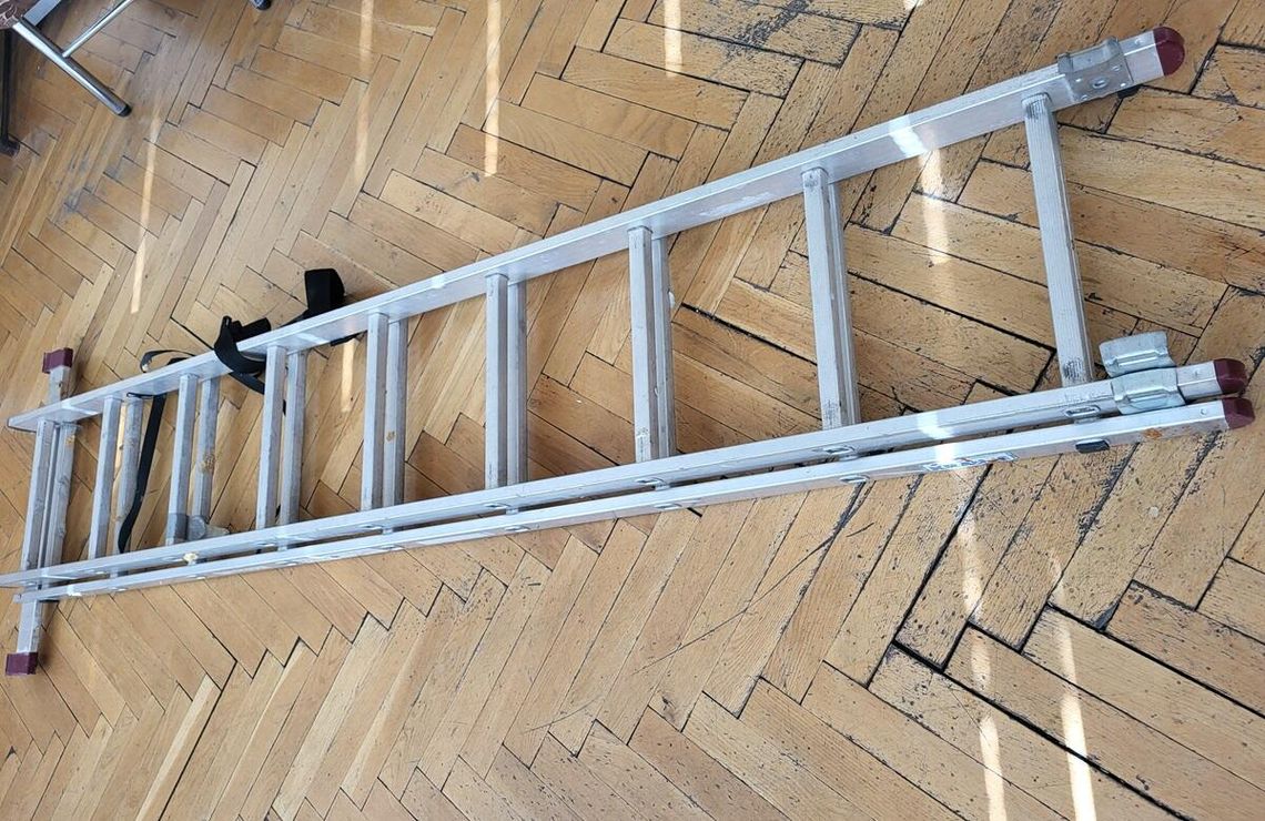 Poszukiwany właściciel drabin znalezionych przy ulicy Barskiej