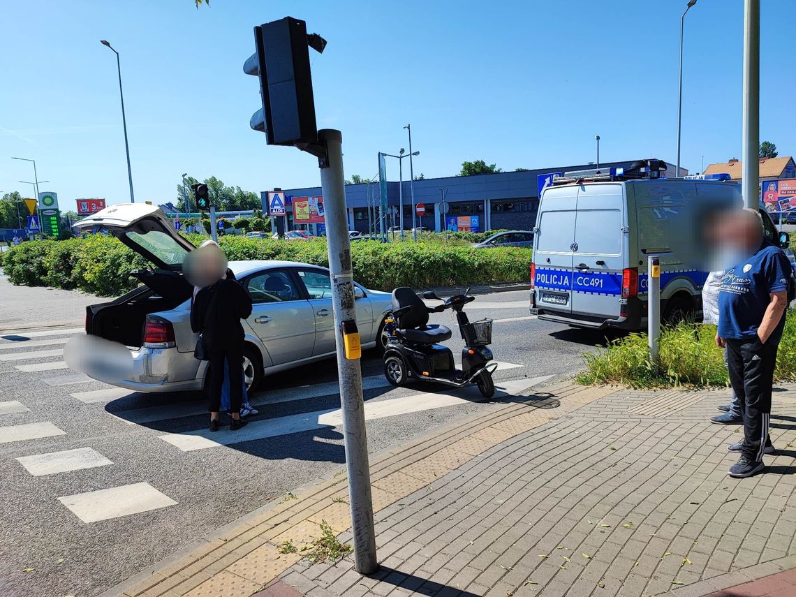 Potrącenie niepełnosprawnej kobiety na ul. Wienieckiej. Z urazem głowy trafiła do szpitala