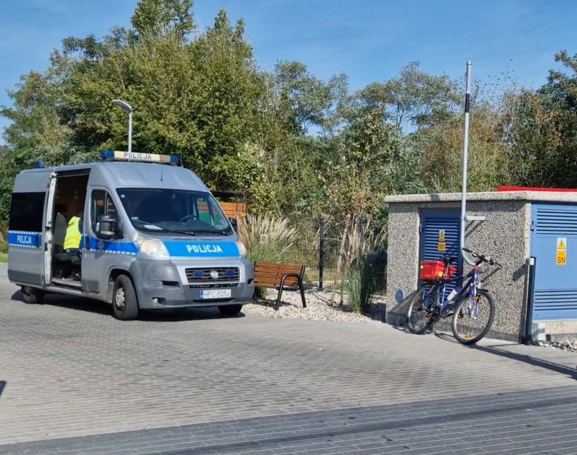 Potrącenie rowerzysty na ul. Kapitulnej. Mężczyzna trafił do szpitala