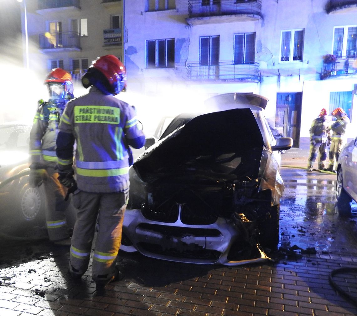 Pożar BMW w centrum miasta. Ulica św. Antoniego zablokowana