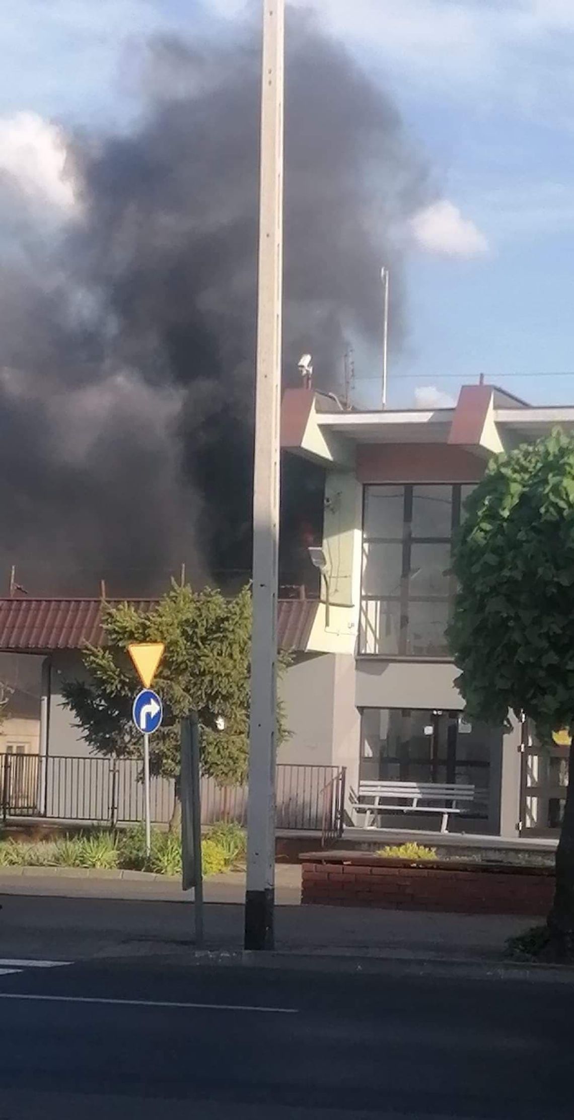 Pożar budynku dworca w Lubrańcu. W akcji gaśniczej uczestniczyły cztery zastępy straży pożarnej