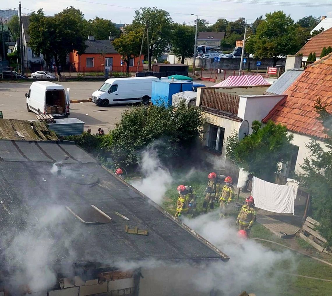 Pożar budynku gospodarczego przy ul. Łanieszczyzna. Trwa akcja dogaszania