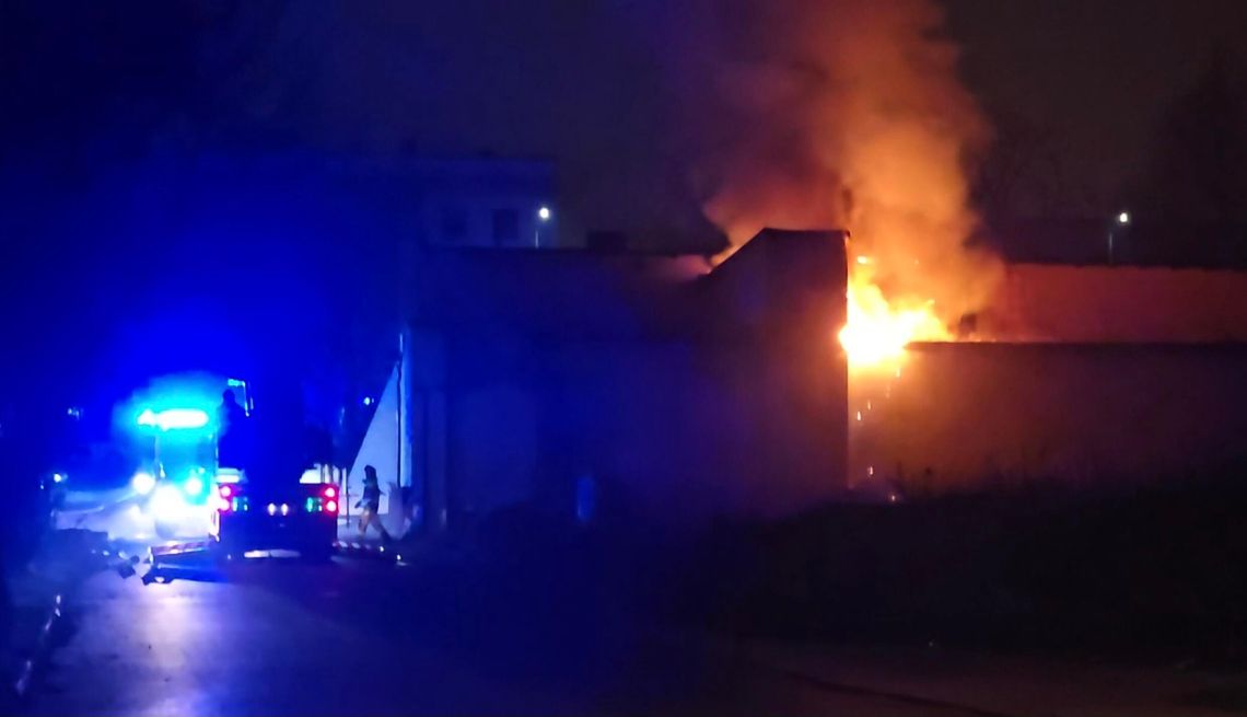 [Aktualizacja]Pożar budynku po dawnym Face Clubie przy ul. Solnej. Trwa akcja gaśnicza [video]