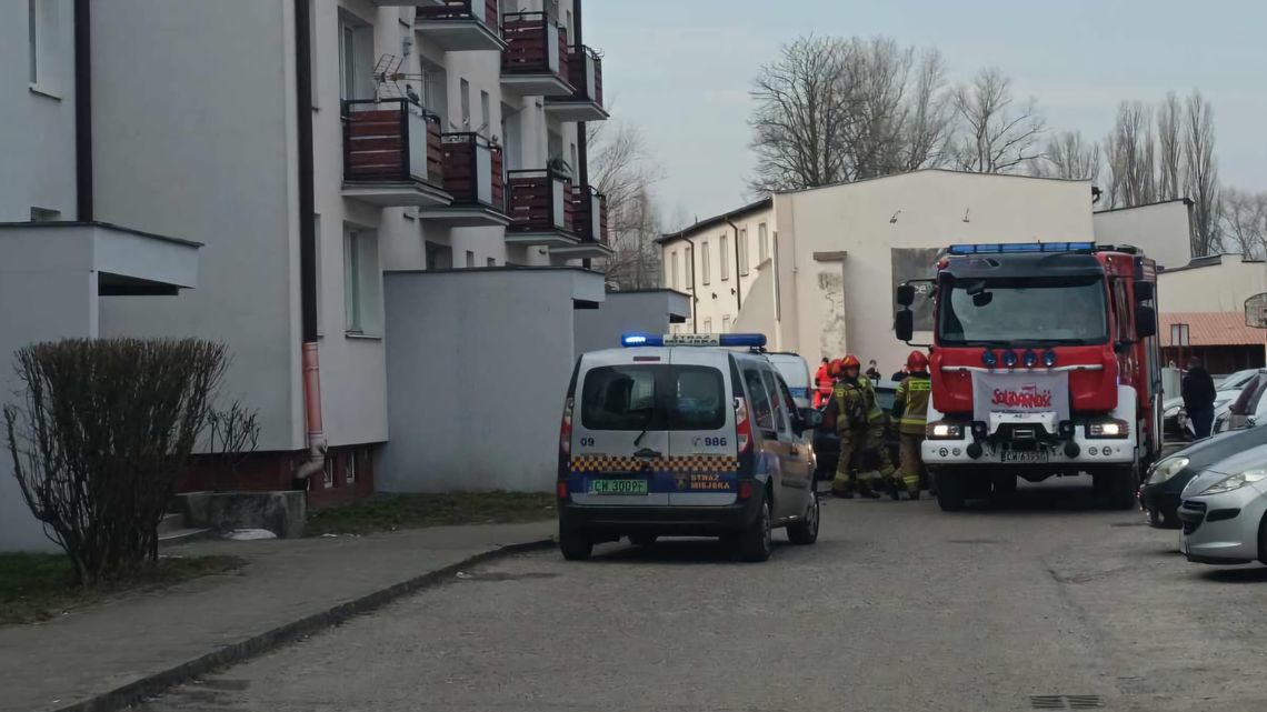 Pożar łazienki w budynku wielorodzinnym na ul. Wyszyńskiego – jedna osoba poszkodowana