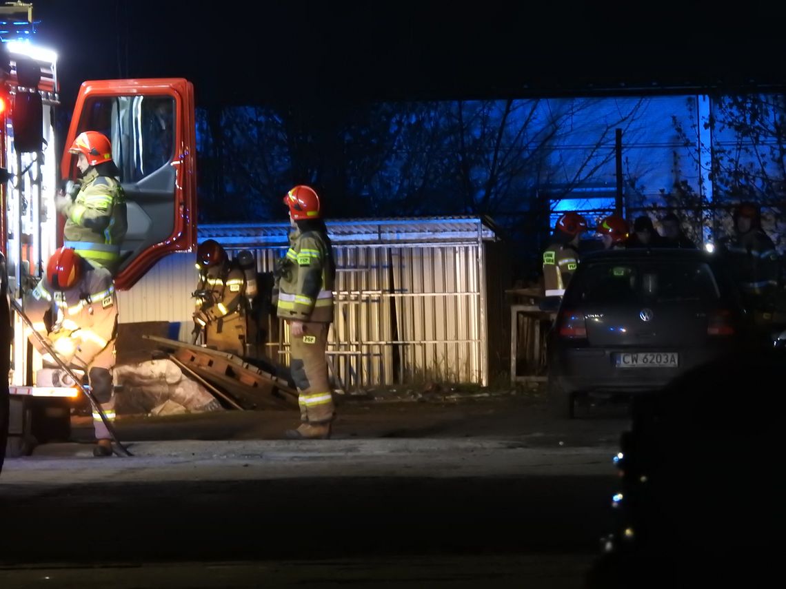 Pożar plastikowego kontenera przy ul. Papieżka. Doszło do podpalenia Pożar plastikowego kontenera przy ul. Papieżka. Doszło do podpalenia