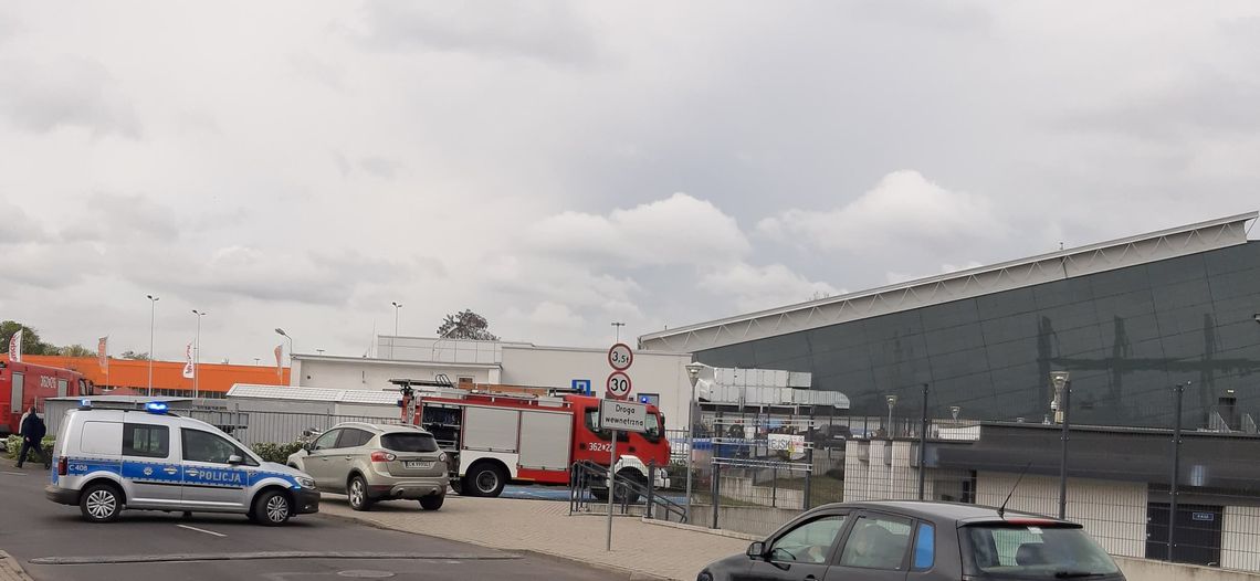 Pożar w Hali OSiR. Prawdopodobną przyczyną prace spawalnicze...