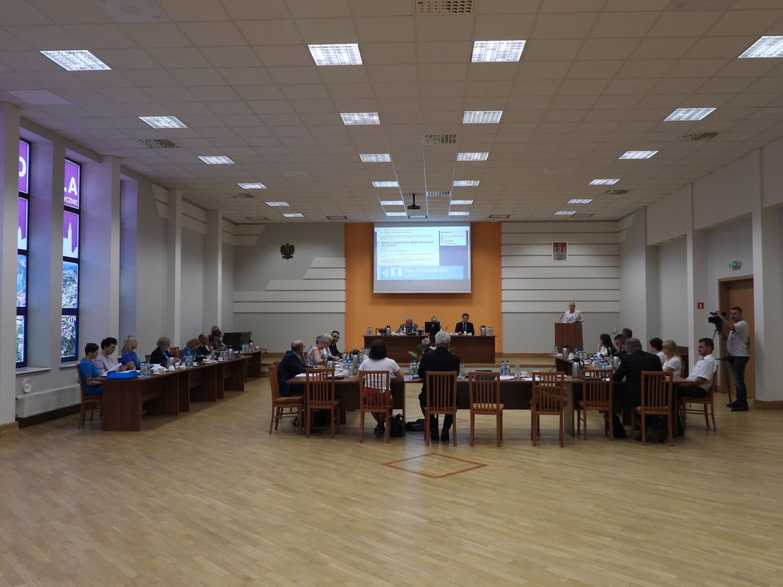 Prezydent Wojtkowski uzyskał absolutorium oraz votum zaufania. XI sesja Rady Miasta