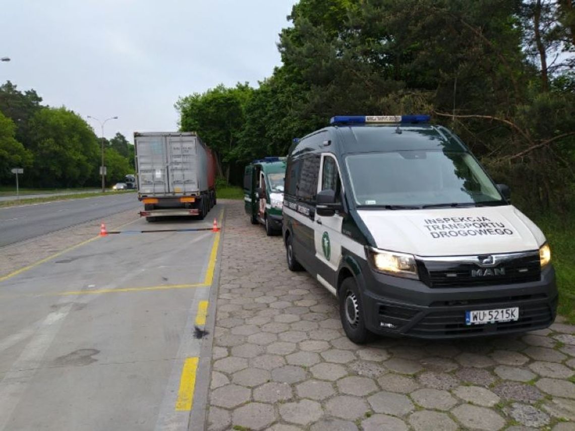 Przeładowane o blisko 20 ton pojazdy przewożące kontenery zatrzymali inspektorzy ITD Przeładowane o blisko 20 ton pojazdy przewożące kontenery zatrzymali inspektorzy ITD