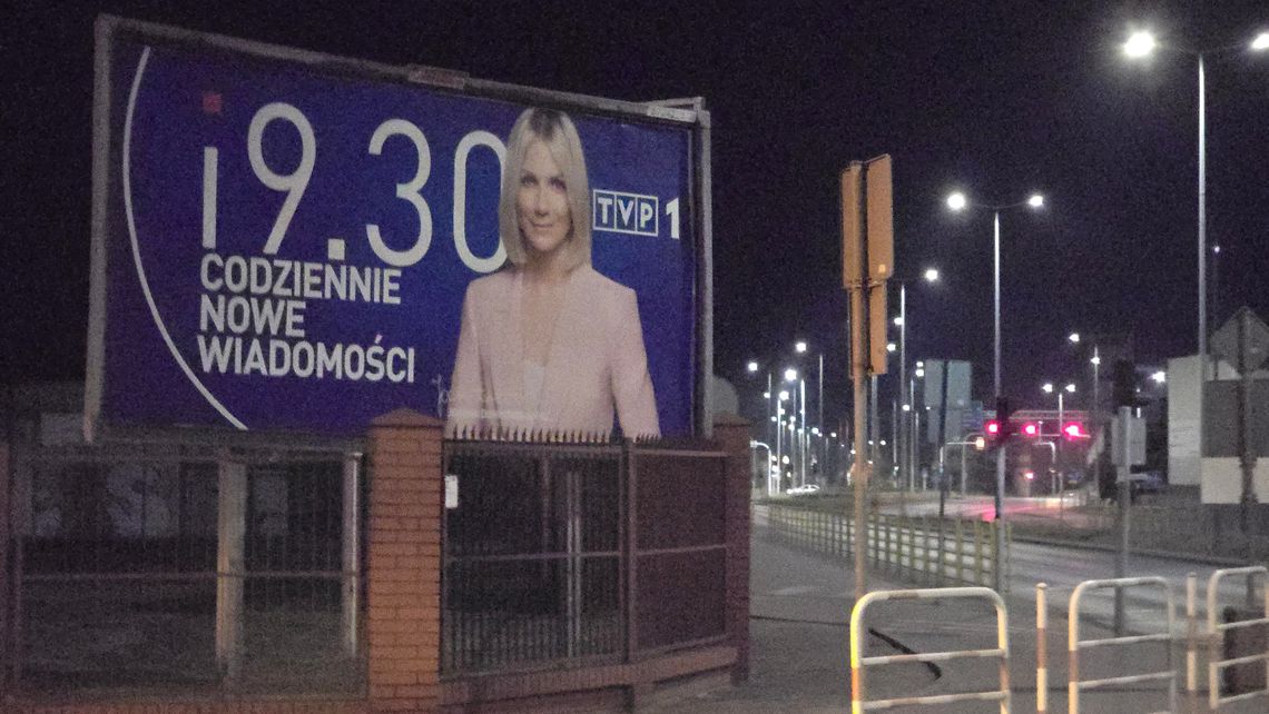 Przy ul. Okrzei pojawił się billboard TVP. Telewizja publiczna rozpoczęła kampanię wizerunkową