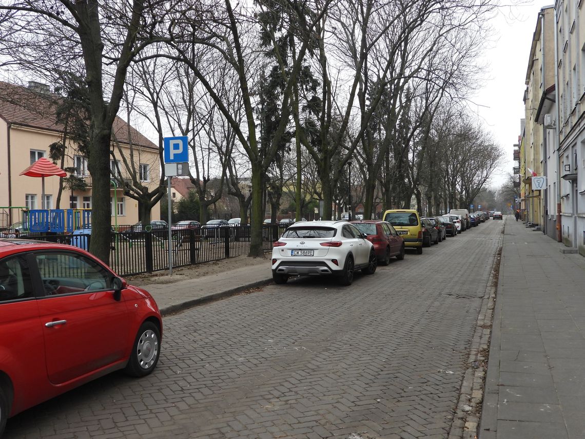 Ratusz rezygnuje ze slalomu na ul.Jagiellońskiej? Przywrócono dawną organizację ruchu Ratusz rezygnuje ze slalomu na ul.Jagiellońskiej? Przywrócono dawną organizację ruchu