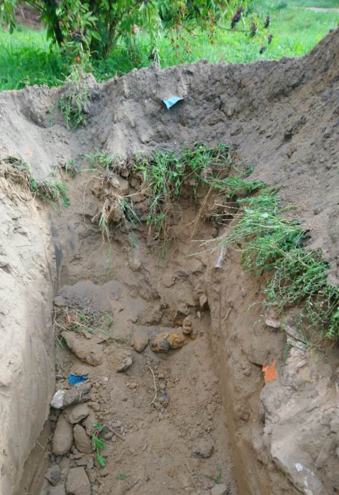 Ręczny granatnik przeciwpancerny i 46 pocisków moździerzowych znaleziono podczas prac ziemnych w regionie