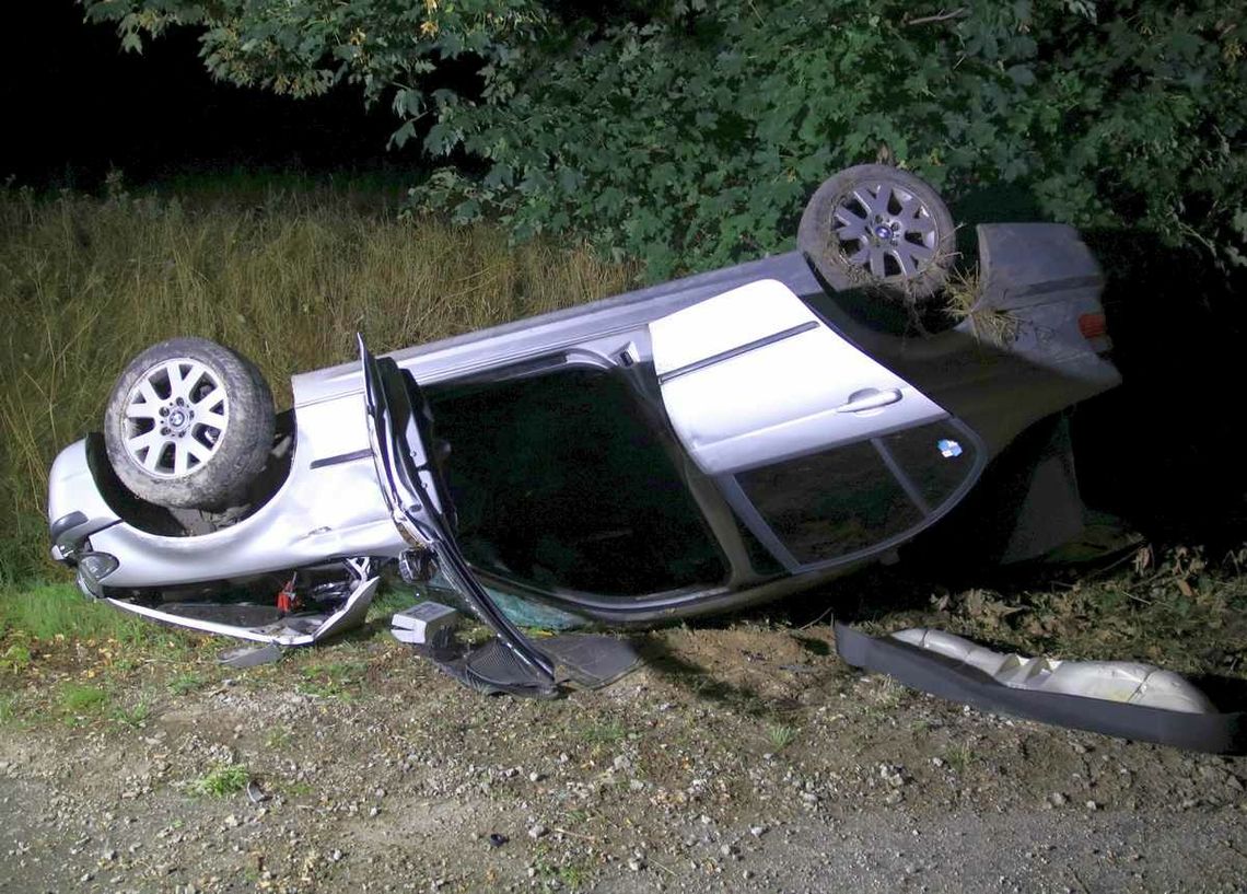 BMW dachowało po zderzeniu z Volkswagenem. Kierowca miał 1,9 promila alkoholu