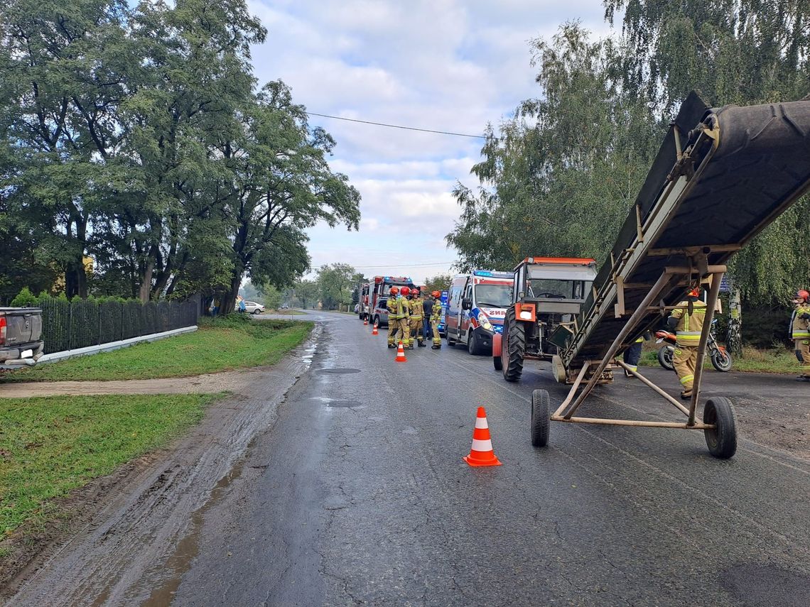 Region: motorowerzysta zderzył się z ciągnikiem. 70-latek trafił do szpitala