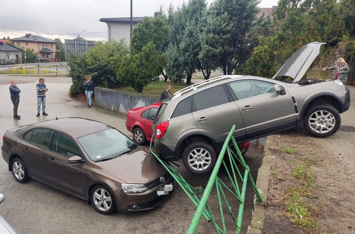 Region: Opel spadł na dwa Volkswageny. 45-latka ukarana mandatem 