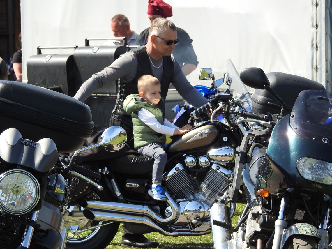 Rozpoczęcie sezonu Moto-Aero 2023 na lotnisku w Kruszynie