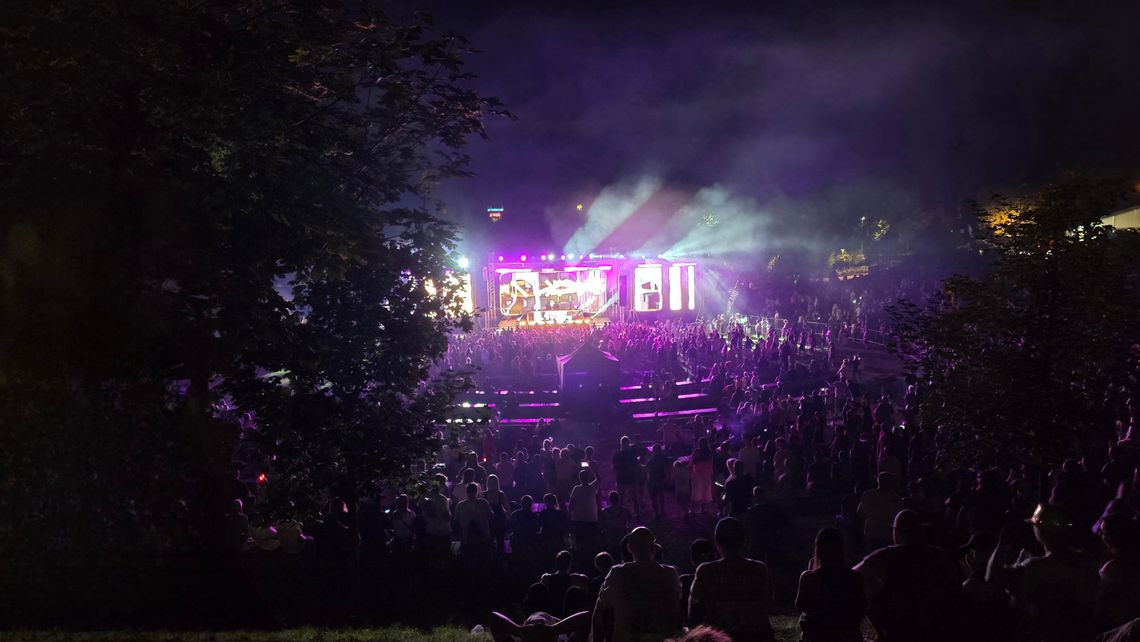 W amfiteatrze na Słodowie trwa Freshland Festival