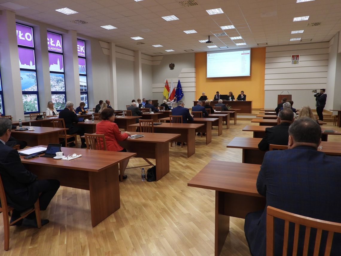 Sesja Rady Miasta: ok. 100 mln zł pożyczki i pomoc mieszkańcom Ukrainy