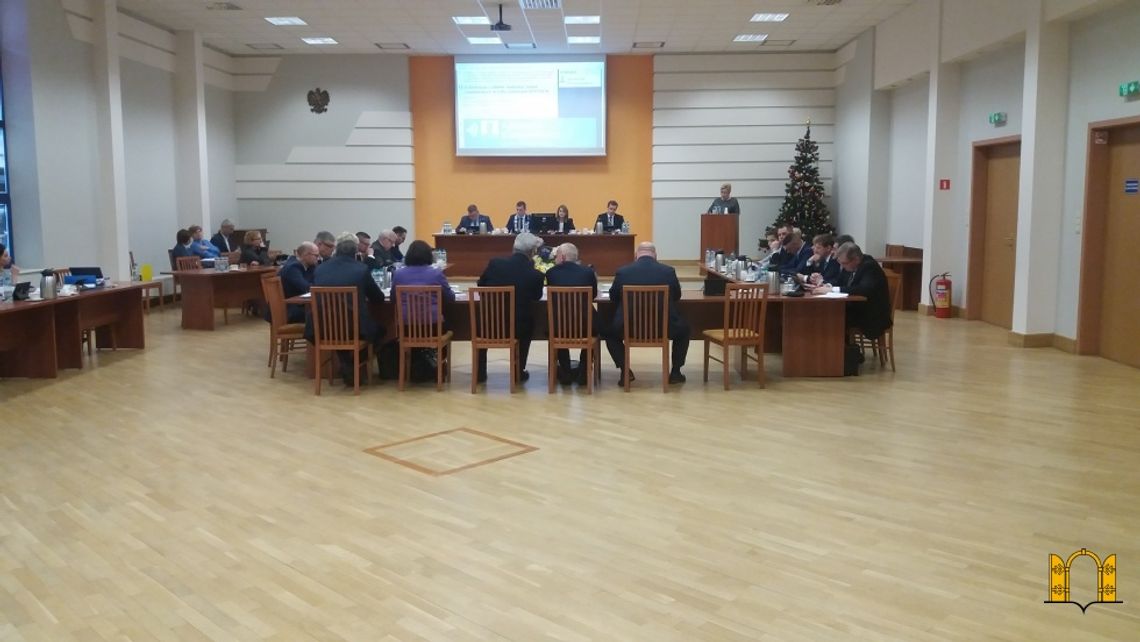 Sesja Rady Miasta pod znakiem podwyżek i protestu