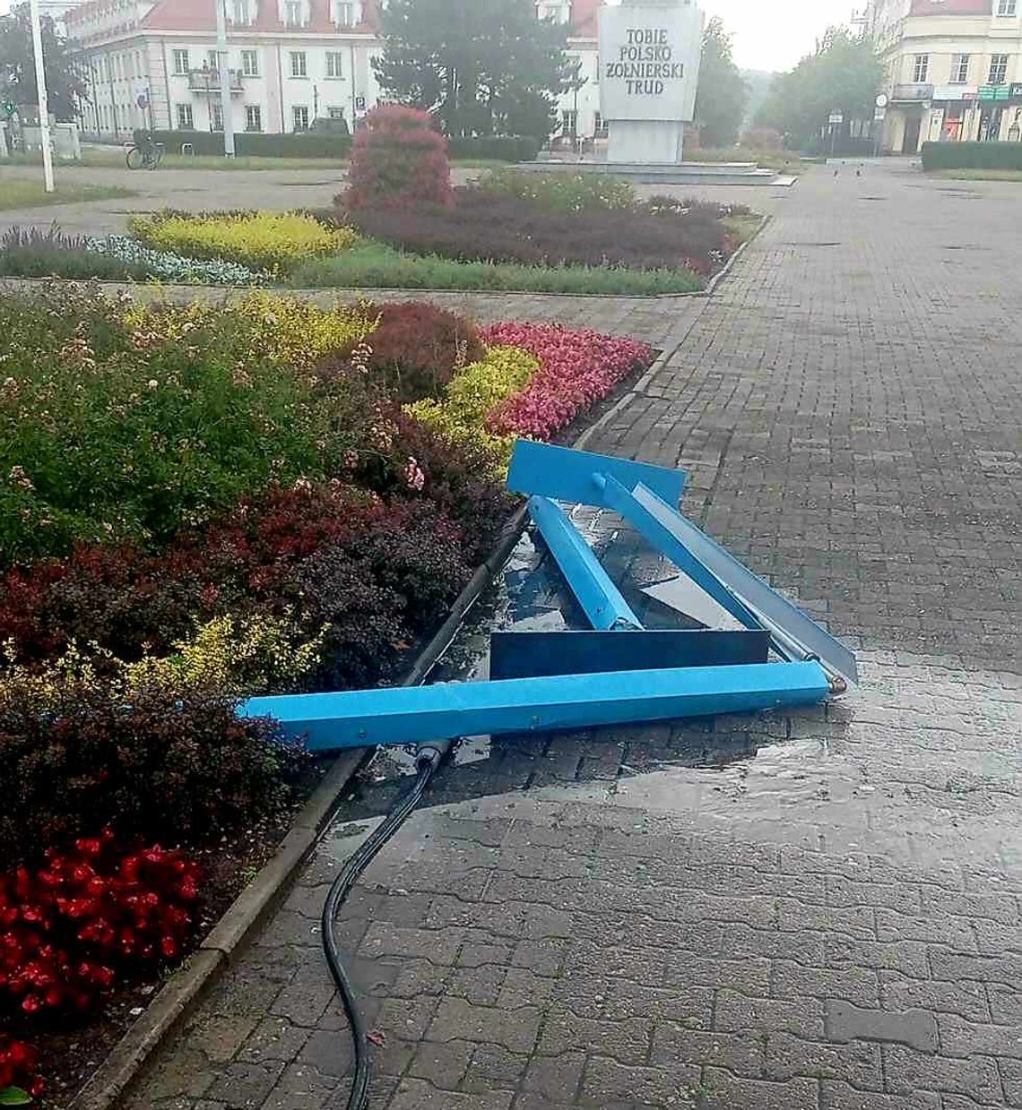 Zniszczona kurtyna wodna na Placu Wolności naprawiona. Co się wydarzyło? Zniszczona kurtyna wodna na Placu Wolności naprawiona. Co się wydarzyło?