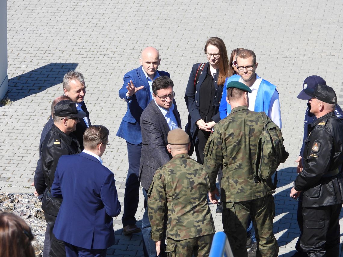 Służby deklarowały dziś stan pełnej gotowości w związku z przepływem fali wezbraniowej przez tamę