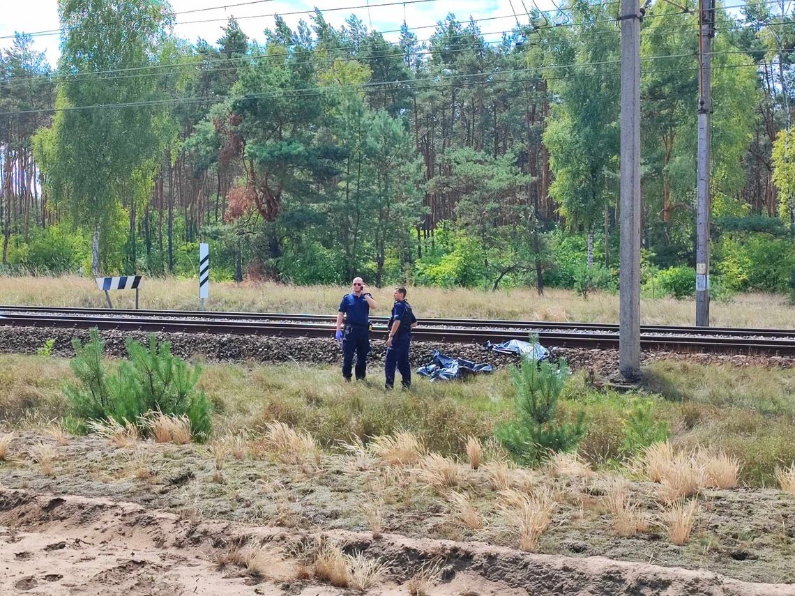 Śmiertelne potrącenie na torach. Ruch pociągów wstrzymany