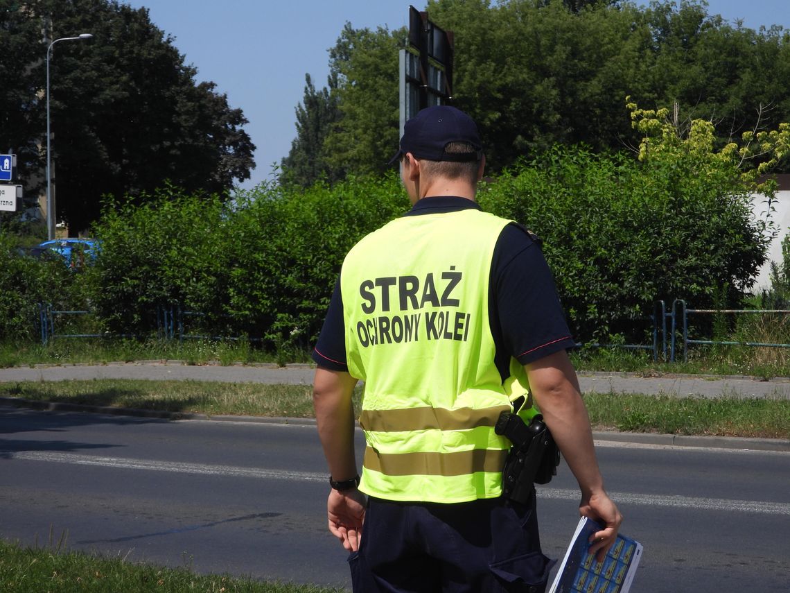 Mandaty za przechodzenie przez tory. Służba Ochrony Kolei prowadziła działania we Włocławku