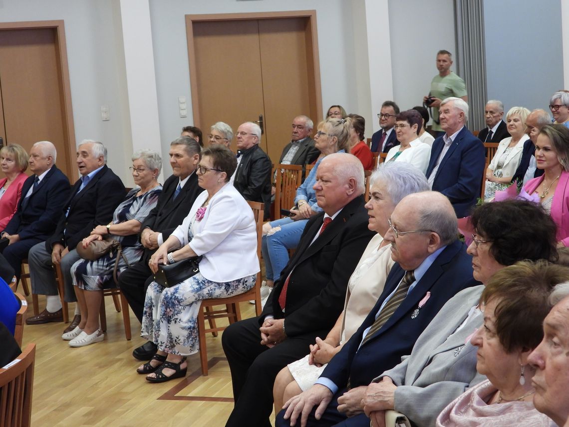 Spędzili ze sobą 50 lat. Dziś zostali uhonorowani medalami