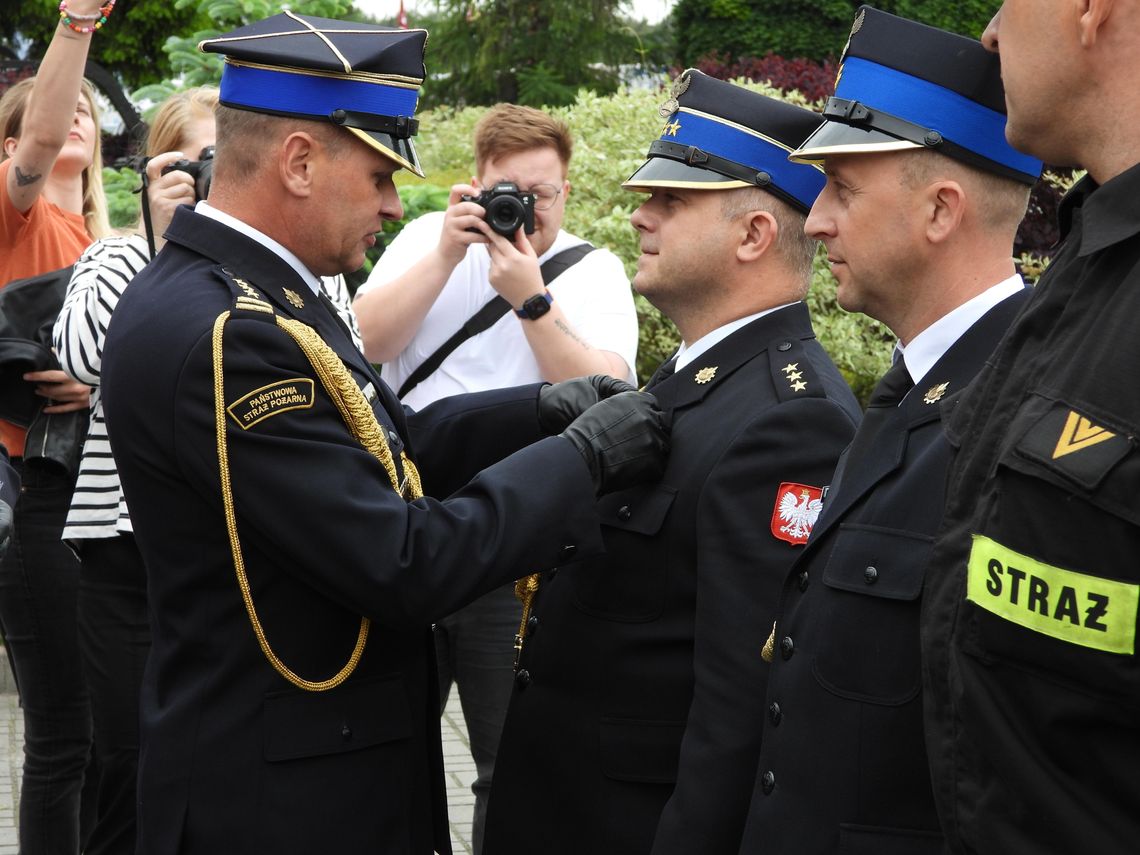 Strażacy otrzymali awanse oraz nagrody. We Włocławku świętowano Dzień Strażaka