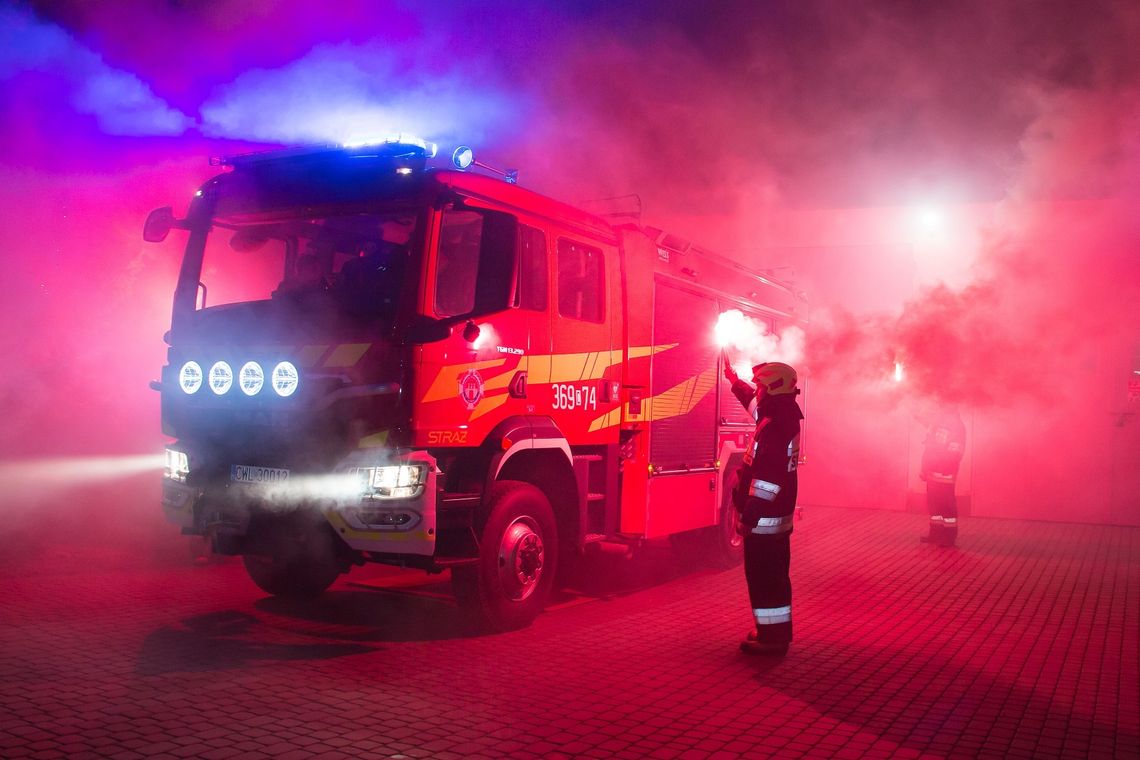 Strażacy z OSP Kłóbka mają nowy wóz gaśniczy. Poradzi sobie z pożarem fotowoltaiki