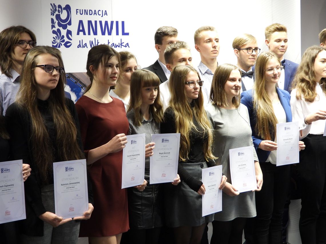 Stypendia Fundacji "Anwil dla Włocławka" dla najzdolniejszych uczniów we Włocławku