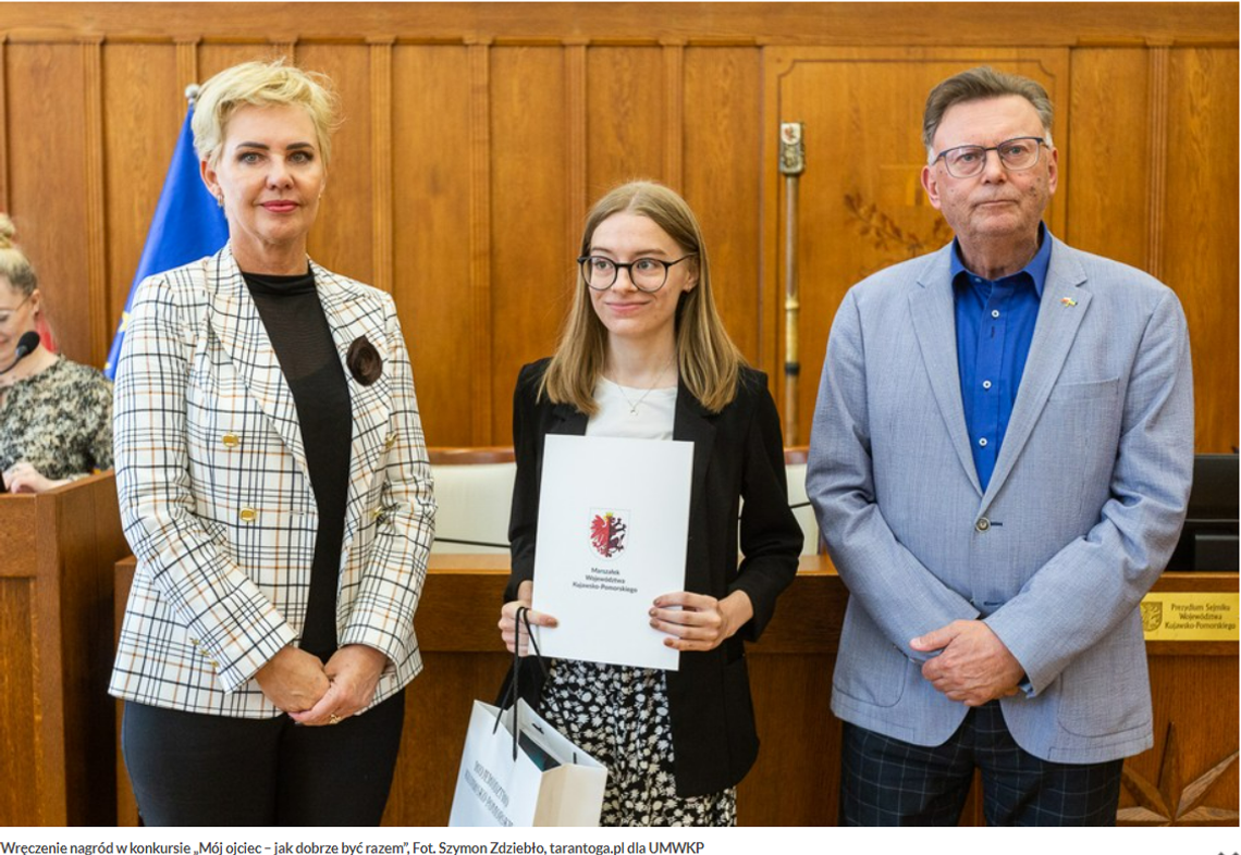 lmk, uczennica, Wręczenie nagród w konkursie „Mój ojciec – jak dobrze być razem”, Fot. Szymon Zdziebło, tarantoga.pl dla UMWKP,