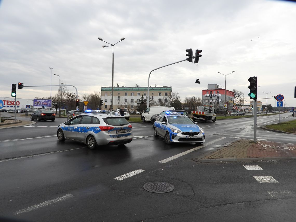 Szereg kierowców z mandatami. Omijali blokadę policji na ul. Kruszyńskiej